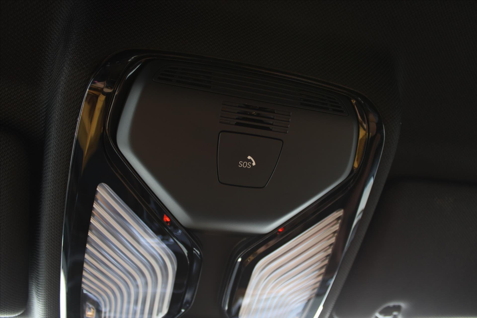 BMW Řada 5 Kombi 3,0 l 195 kw