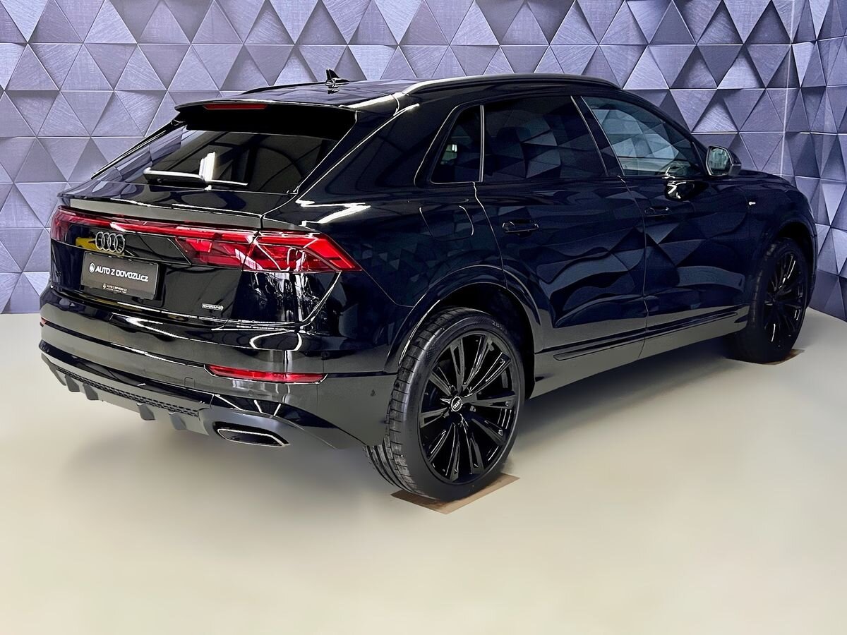 Audi Q8 SUV / Terénní 3,0 l 210 kw