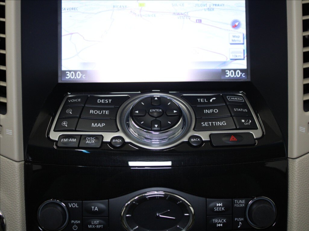 Infiniti QX70 SUV / Terénní 3,0 l 175 kw