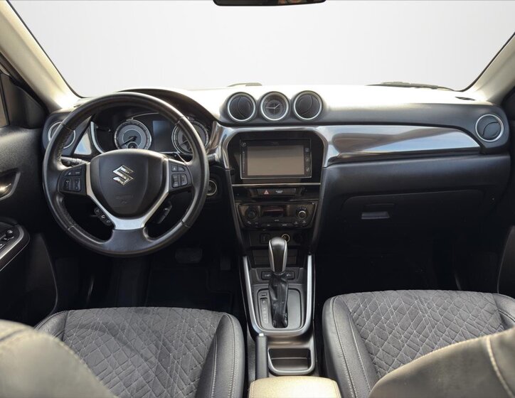 Suzuki Vitara SUV / Terénní 1,4 l 103 kw