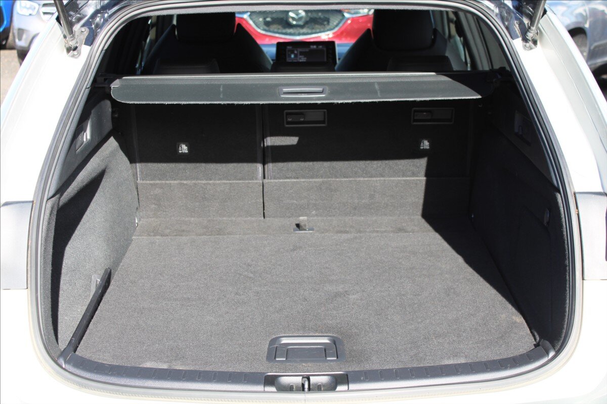 Toyota Corolla Kombi 2,0 l 112 kw