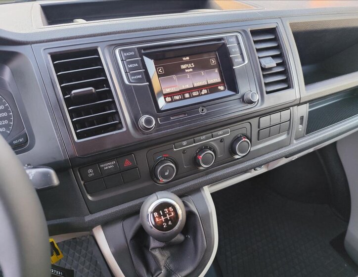 Volkswagen Transporter 18