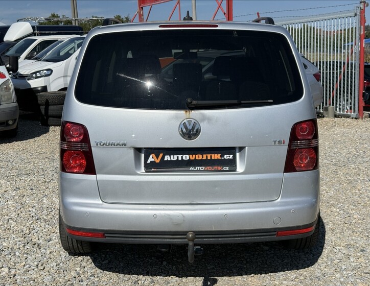 Volkswagen Touran 6
