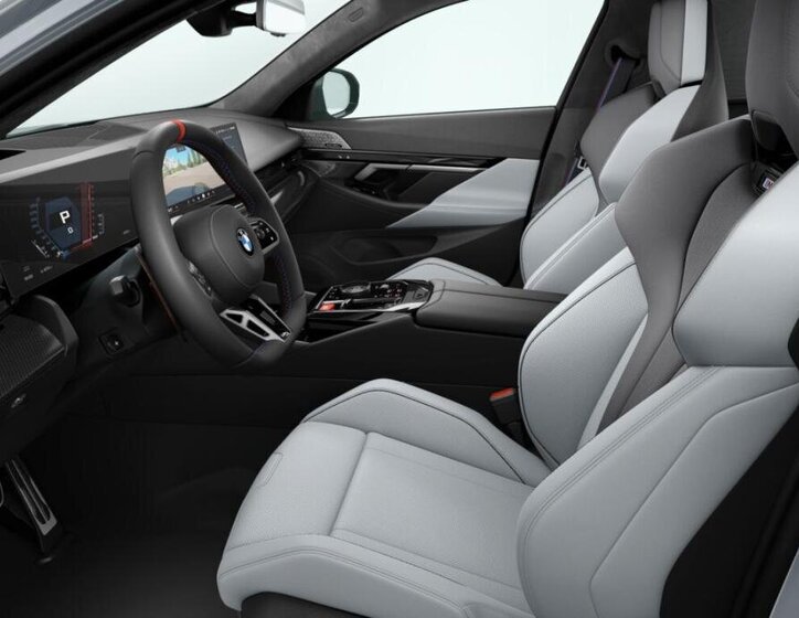 BMW M5 Sedan / Limuzína 4,4 l 535 kw