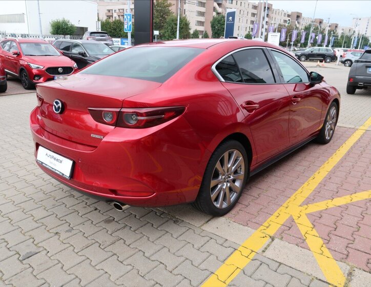 Mazda 3 4