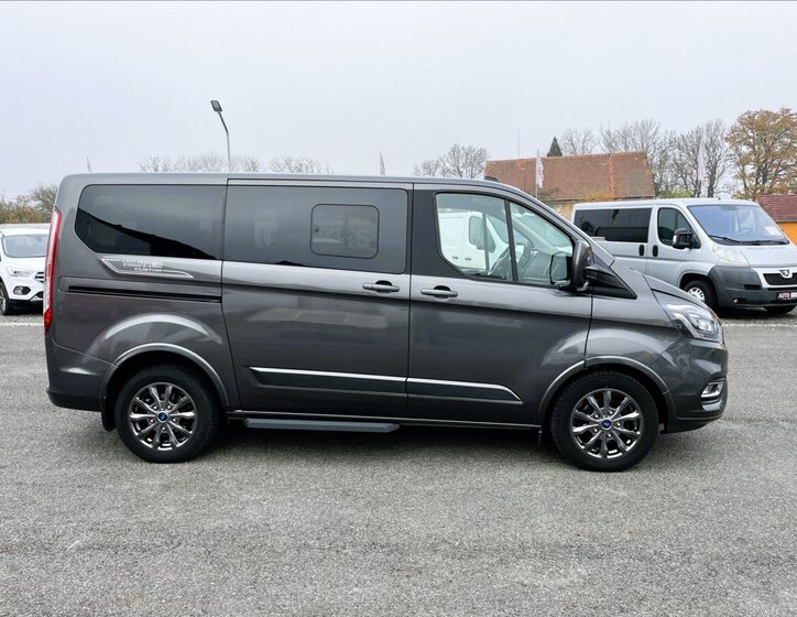 Ford Tourneo Custom 4