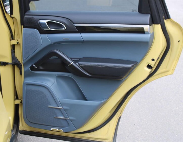 Porsche Cayenne SUV / Terénní 4,8 l 294 kw