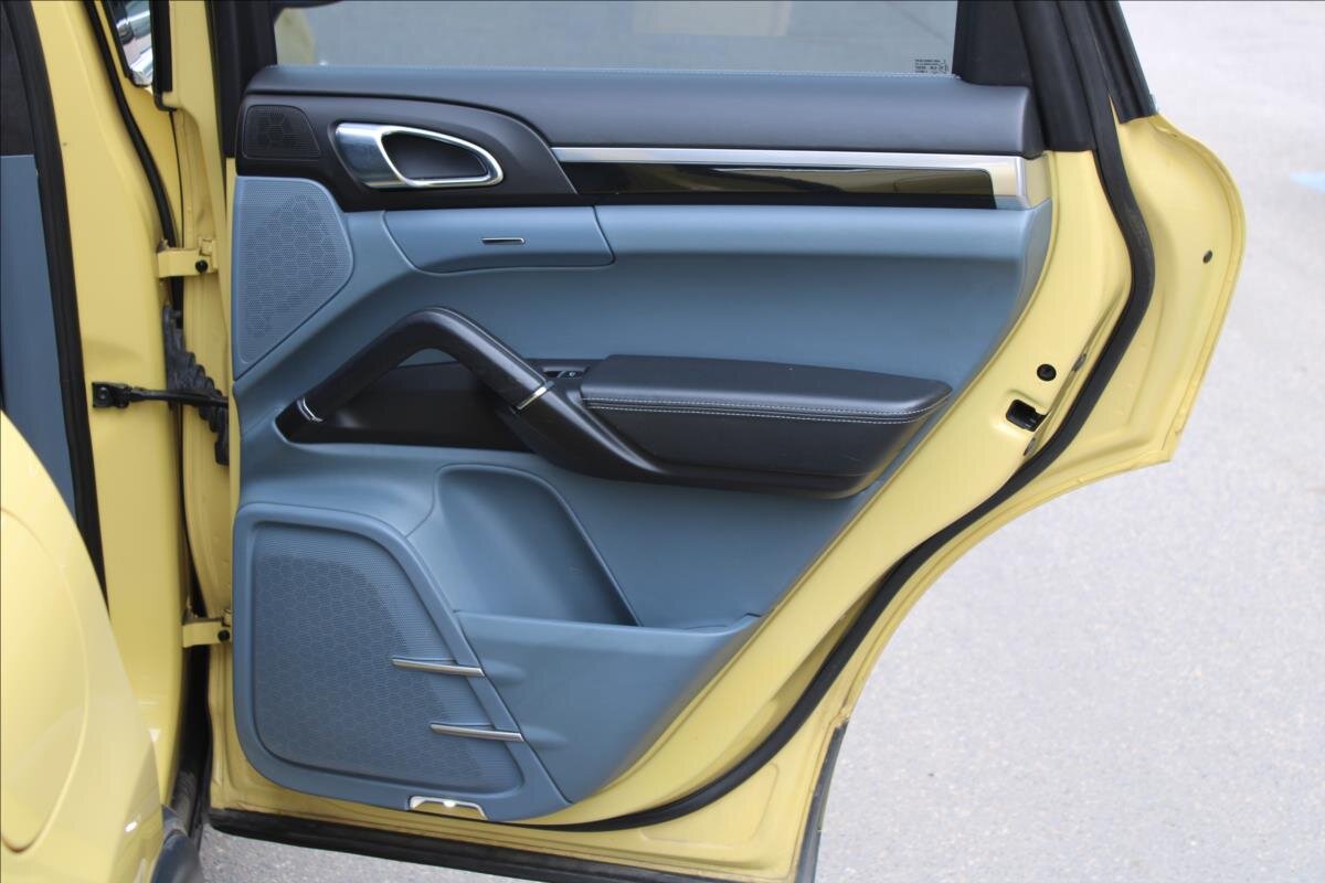 Porsche Cayenne SUV / Terénní 4,8 l 294 kw