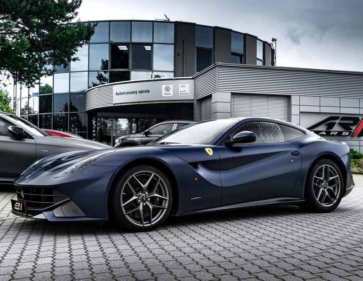 Ferrari F12 Berlinetta 39