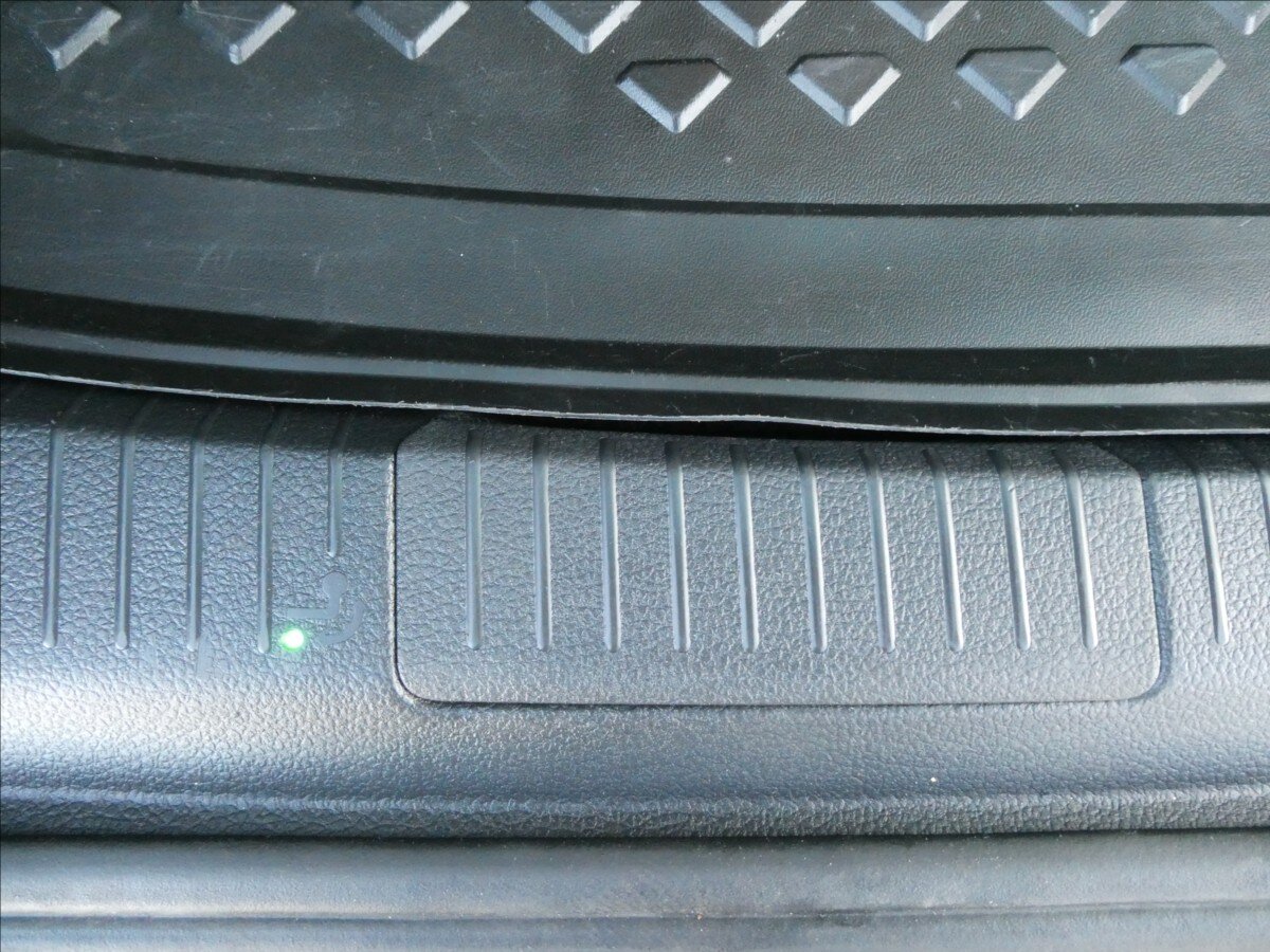 Volkswagen Golf Kombi 1,6 l 81 kw