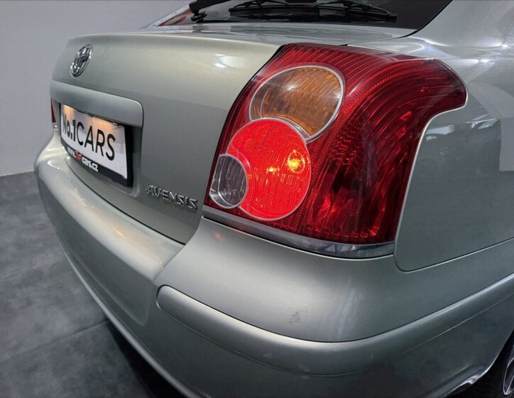 Toyota Avensis Liftback 1,8 l 95 kw