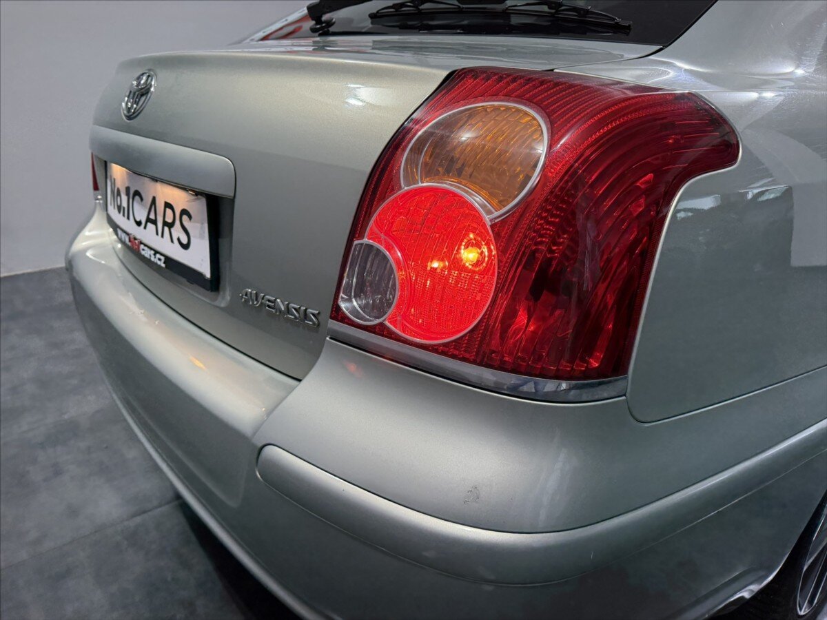 Toyota Avensis Liftback 1,8 l 95 kw