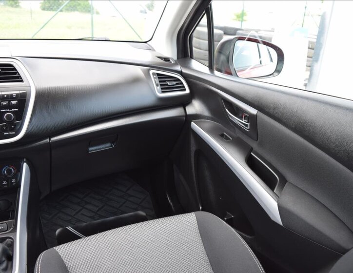 Suzuki SX4 S-Cross Hatchback 1,6 l 88 kw