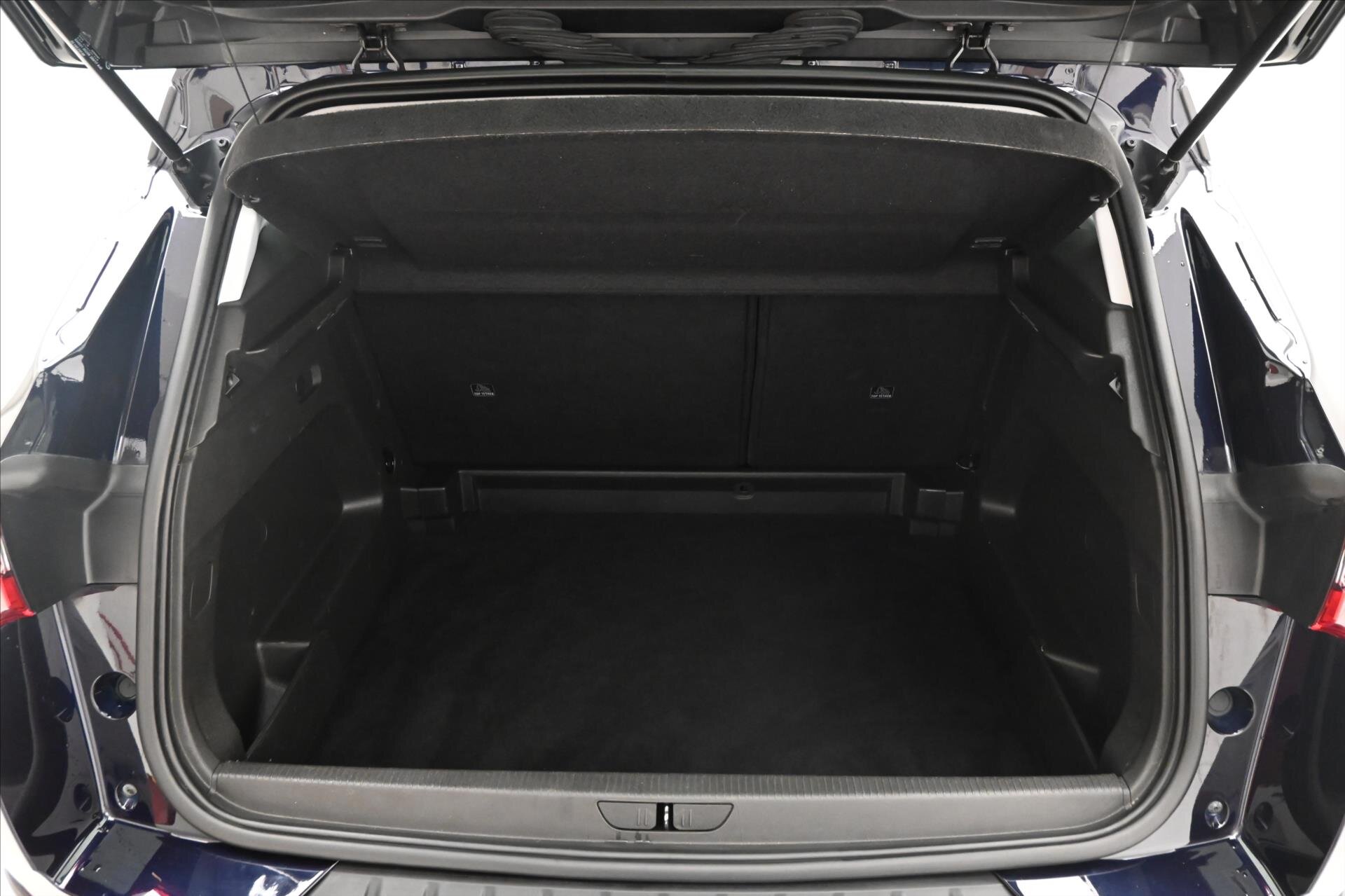 Opel Grandland X SUV / Terénní 1,6 l 88 kw