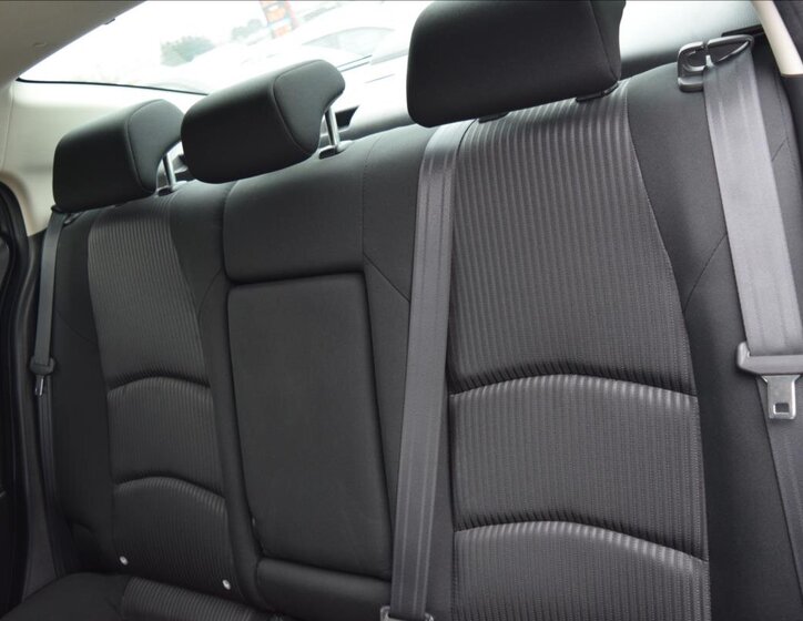 Mazda 3 Sedan / Limuzína 1,5 l 74 kw