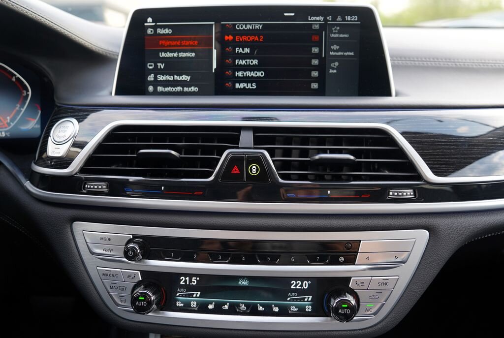 BMW Řada 7 Sedan / Limuzína 4,4 l 390 kw