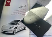 Tesla Model 3 Sedan 0,0 239 kw