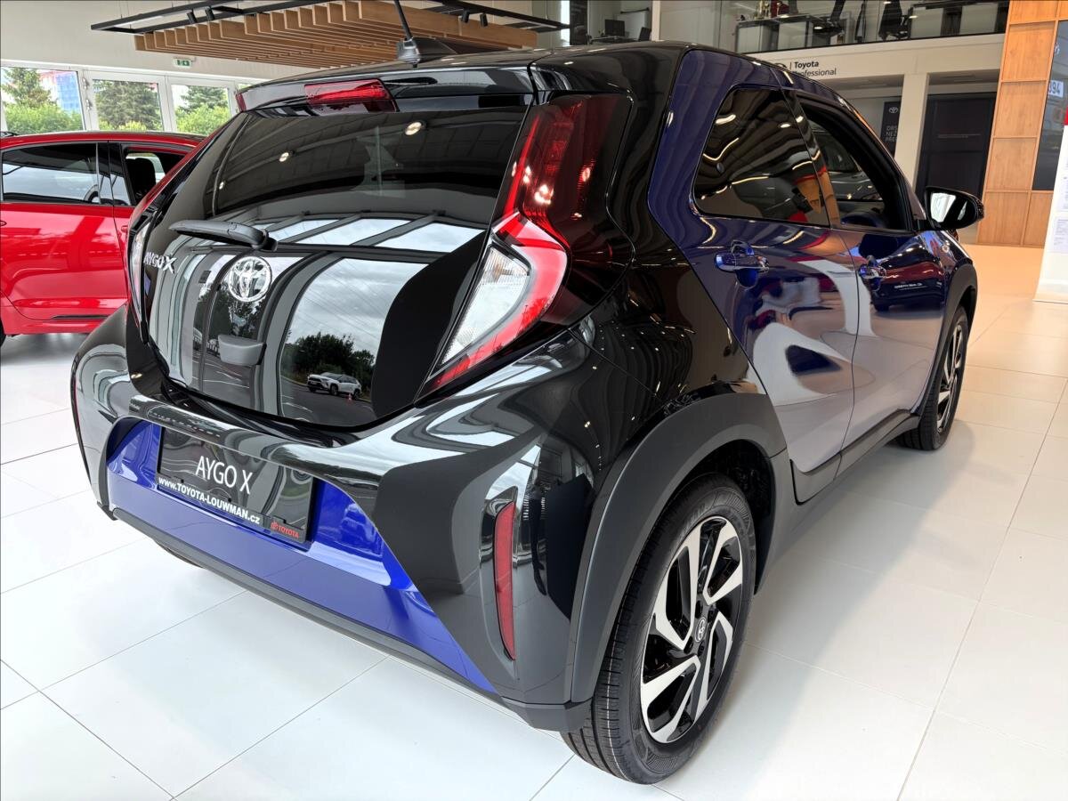 Toyota Aygo Hatchback 1,0 l 53 kw