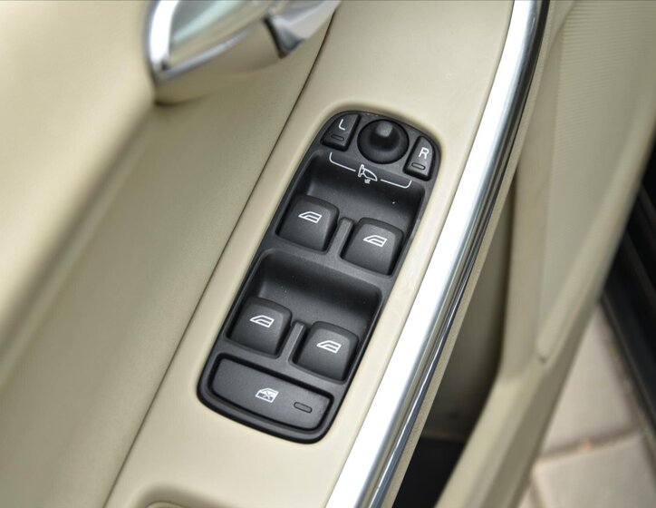 Volvo V60 Kombi 2,0 l 120 kw