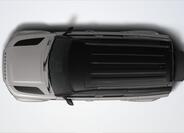 Land Rover Defender 4