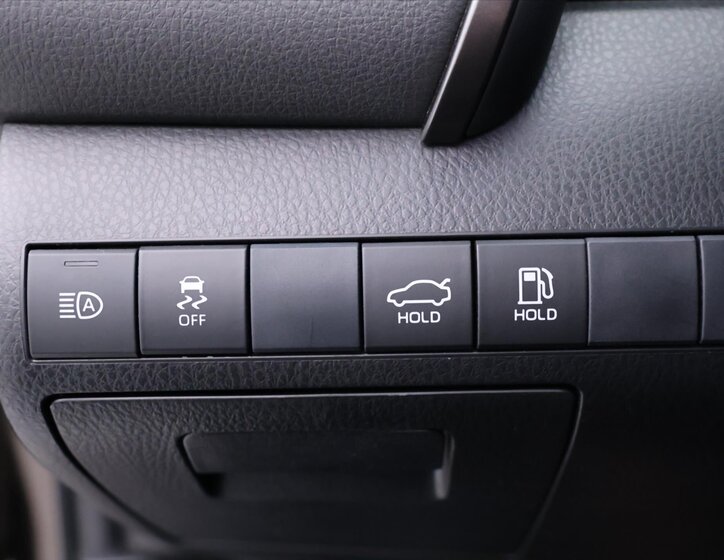 Toyota Camry Sedan 2,5 l 131 kw