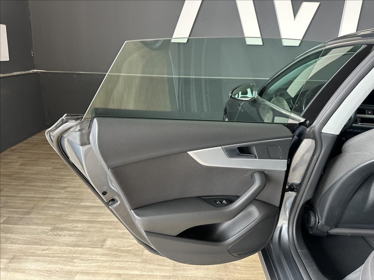 Audi A5 Sedan / Limuzína 2,0 l 140 kw