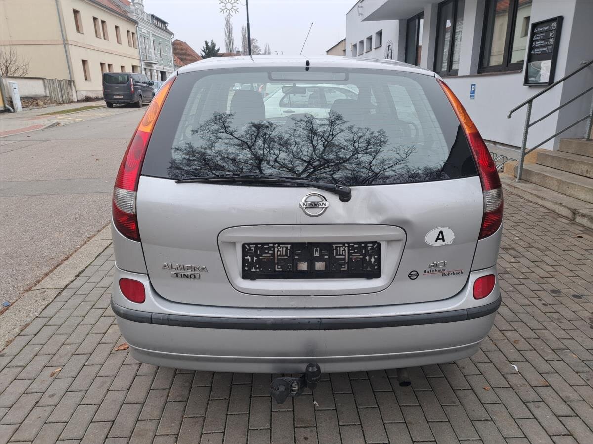 Nissan Almera Tino