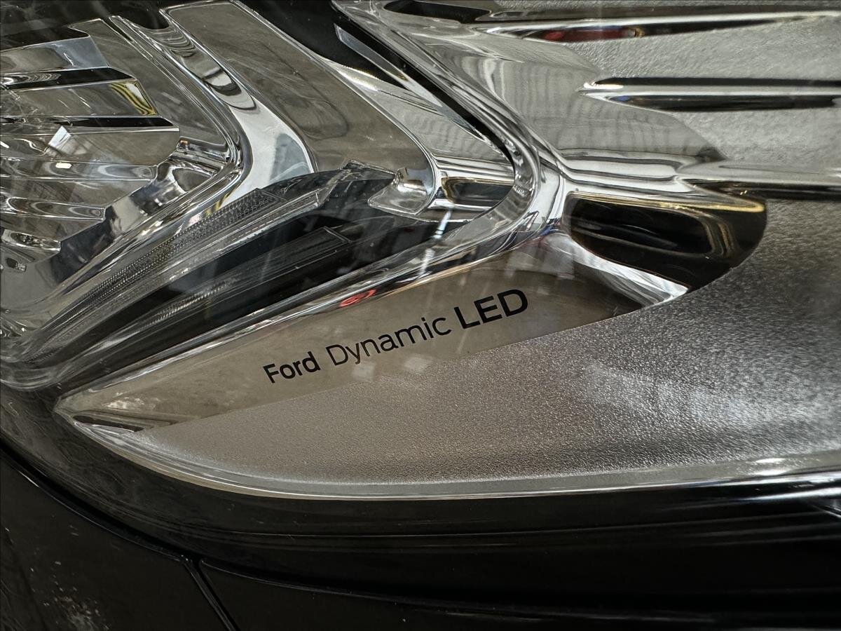 Ford Mondeo Kombi 1,5 l 121 kw