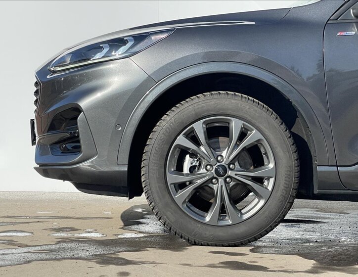 Ford Kuga SUV / Terénní 2,5 l 112 kw