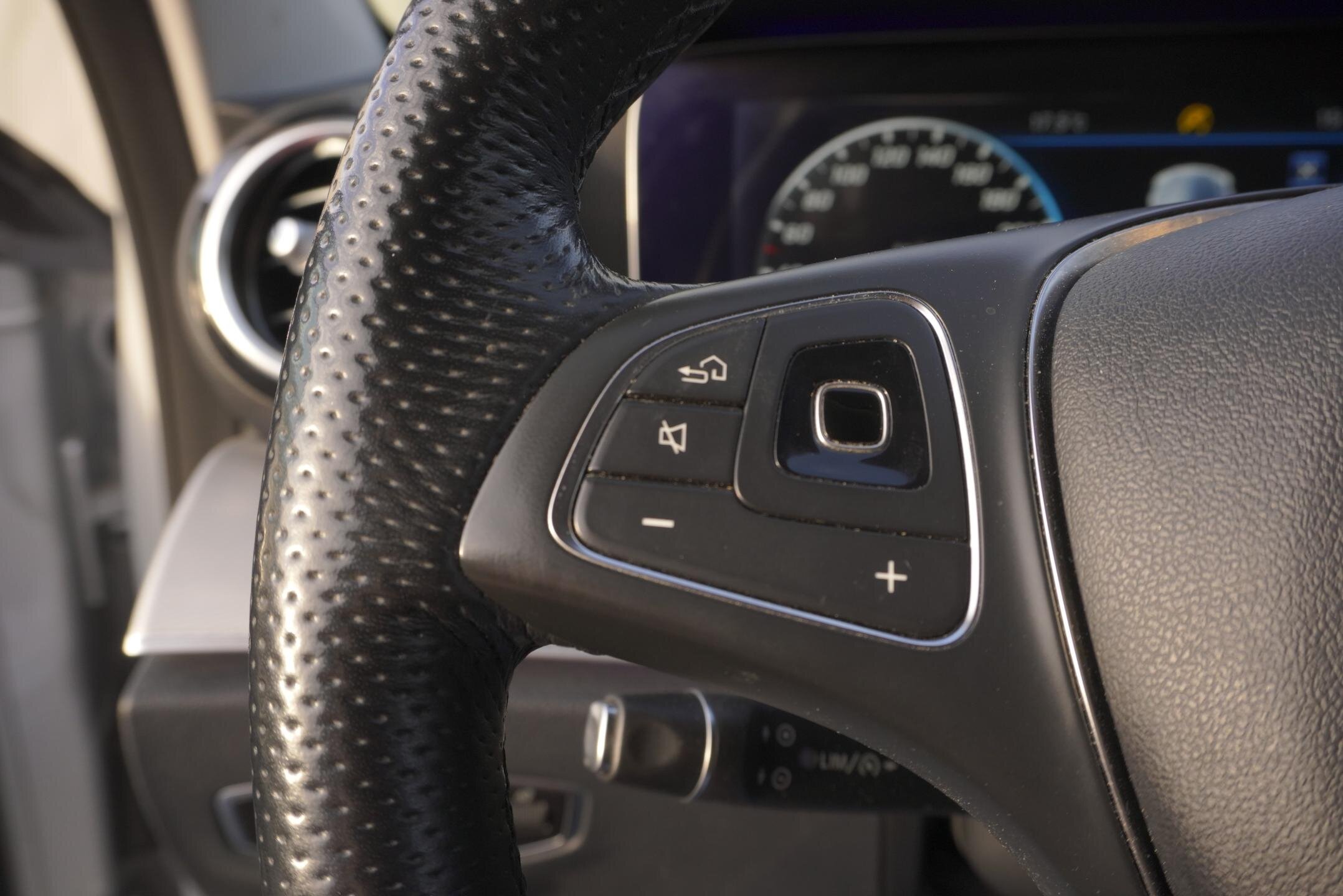 Mercedes-Benz Třídy E Sedan 2,0 l 180 kw