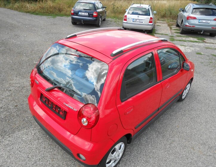Chevrolet Spark Hatchback 995,0 49 kw