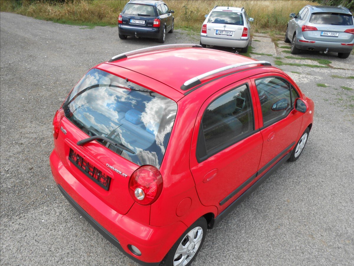 Chevrolet Spark Hatchback 995,0 49 kw