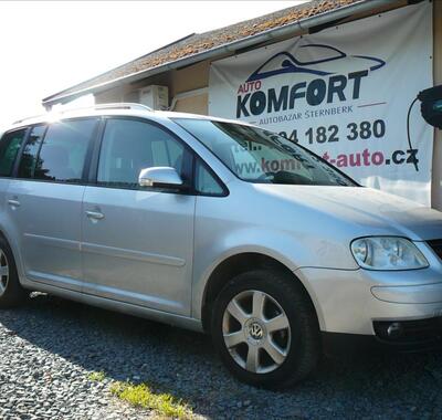 Volkswagen Touran 1