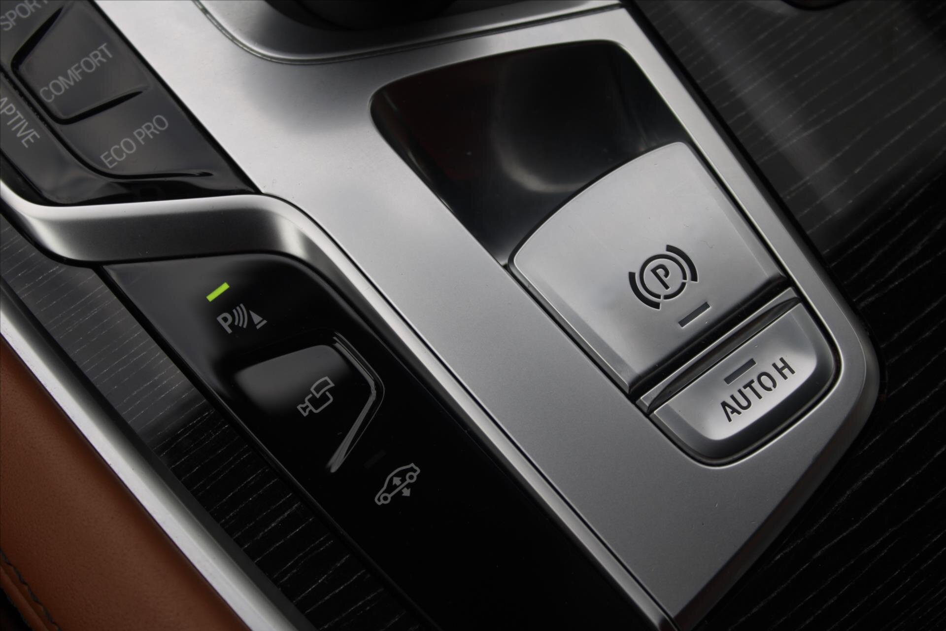 BMW Řada 7 Sedan / Limuzína 3,0 l 195 kw