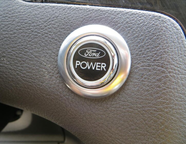 Ford S-MAX MPV 2,2 l 147 kw