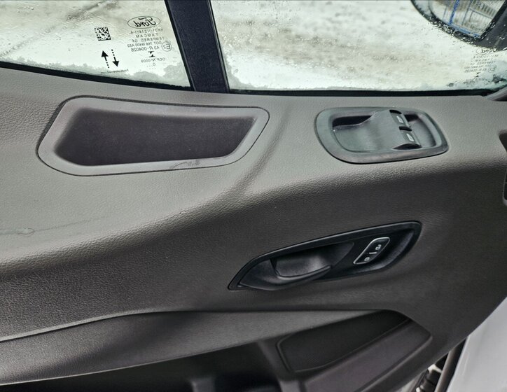 Ford Transit 8