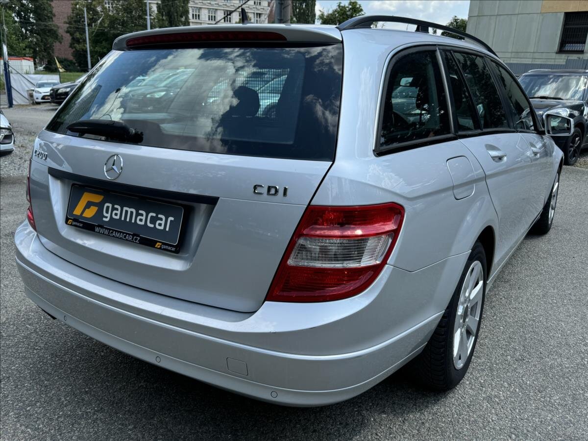 Mercedes-Benz Třídy C Kombi 2,1 l 100 kw