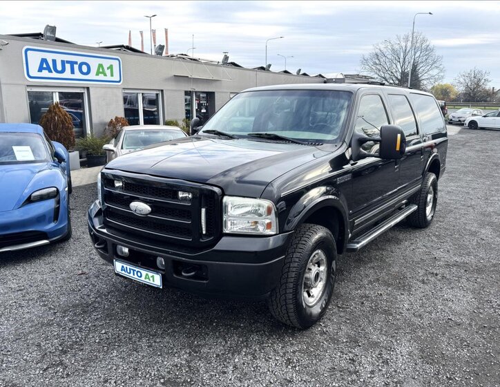 Ford Excursion SUV 6,0 l 239 kw