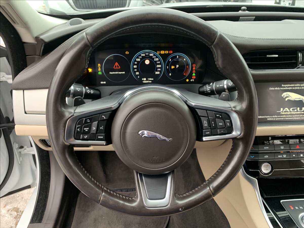 Jaguar XF Sedan 2,0 l 132 kw