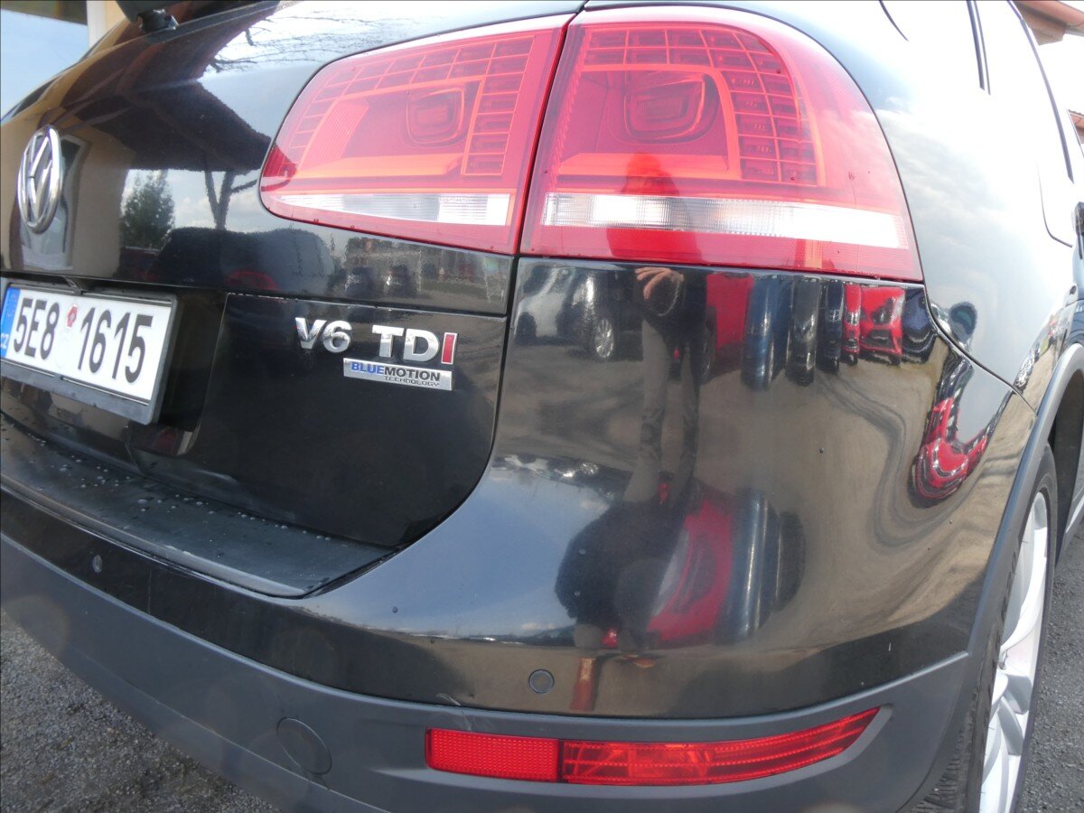 Volkswagen Touareg SUV / Terénní 3,0 l 180 kw
