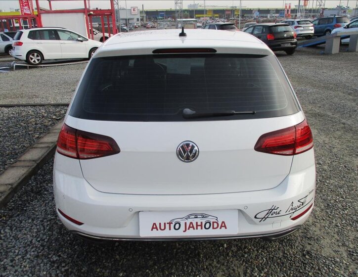 Volkswagen Golf Hatchback 999,0 63 kw