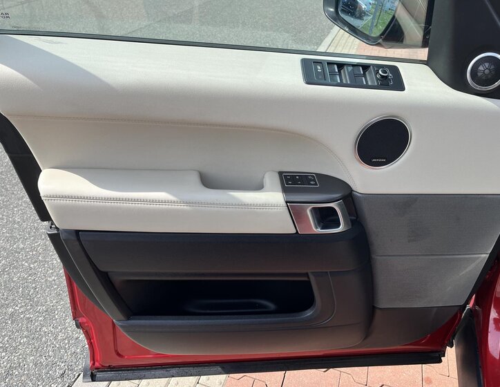 Land Rover Range Rover Sport SUV / Terénní 3,0 l 190 kw