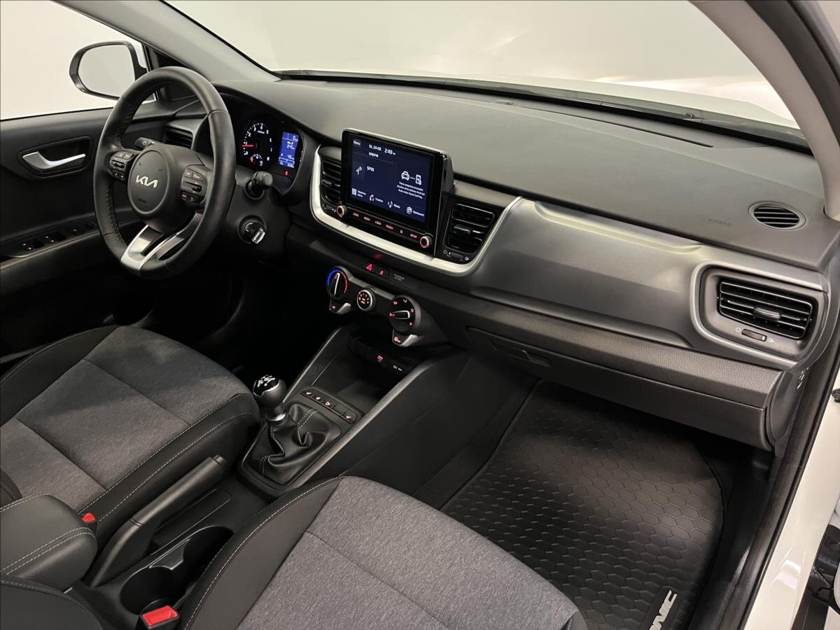KIA Stonic SUV 1,2 l 61 kw