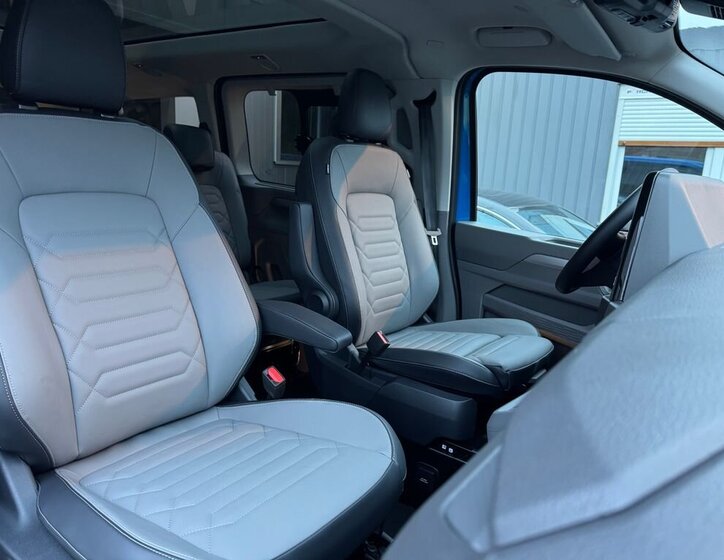 Volkswagen Caravelle 37