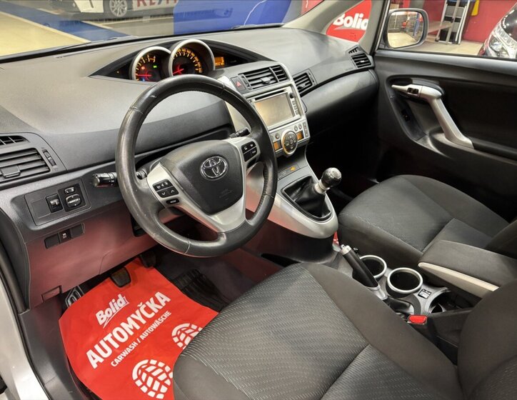 Toyota Verso Kombi 2,0 l 93 kw