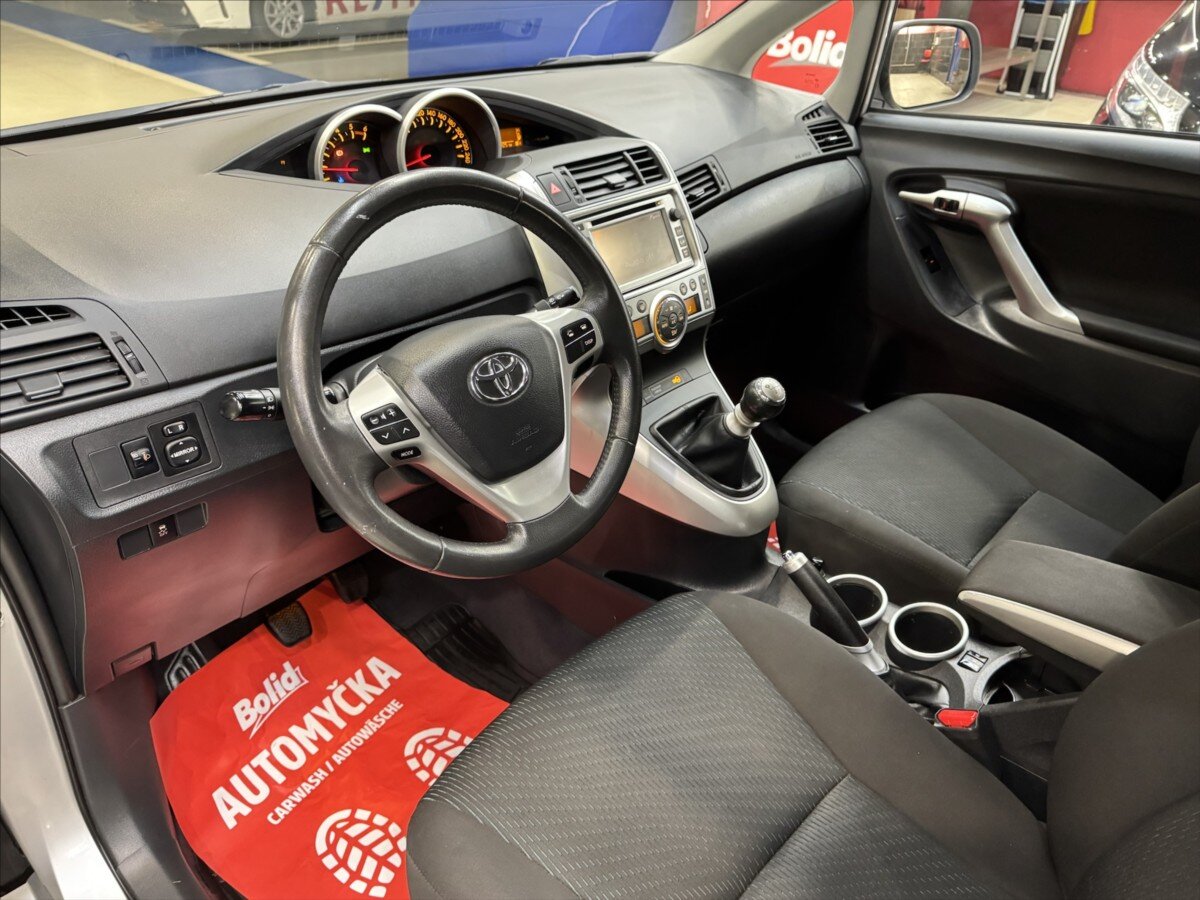 Toyota Verso Kombi 2,0 l 93 kw