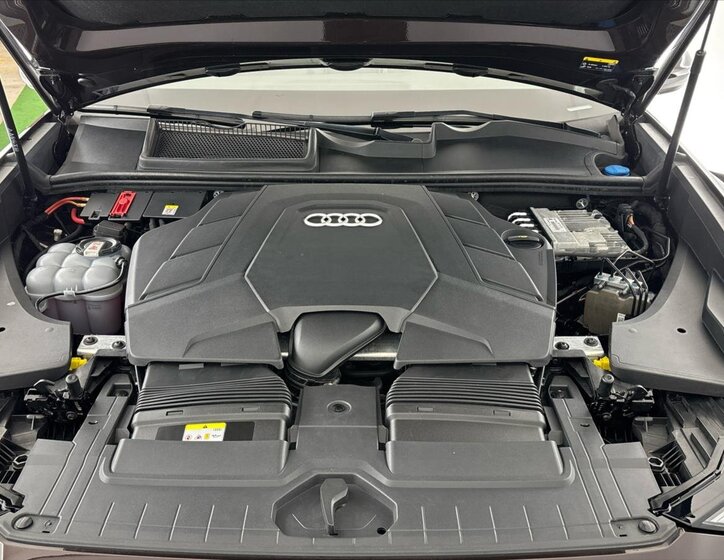 Audi Q8 SUV / Terénní 3,0 l 250 kw