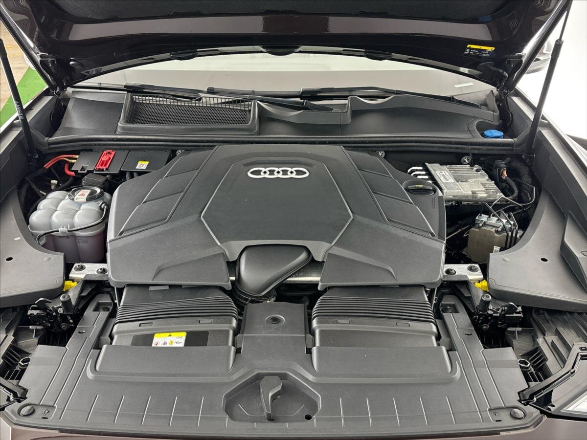 Audi Q8 SUV / Terénní 3,0 l 250 kw