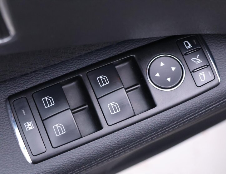 Mercedes-Benz Třídy E Sedan 3,5 l 215 kw