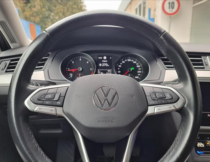 Volkswagen Passat 12